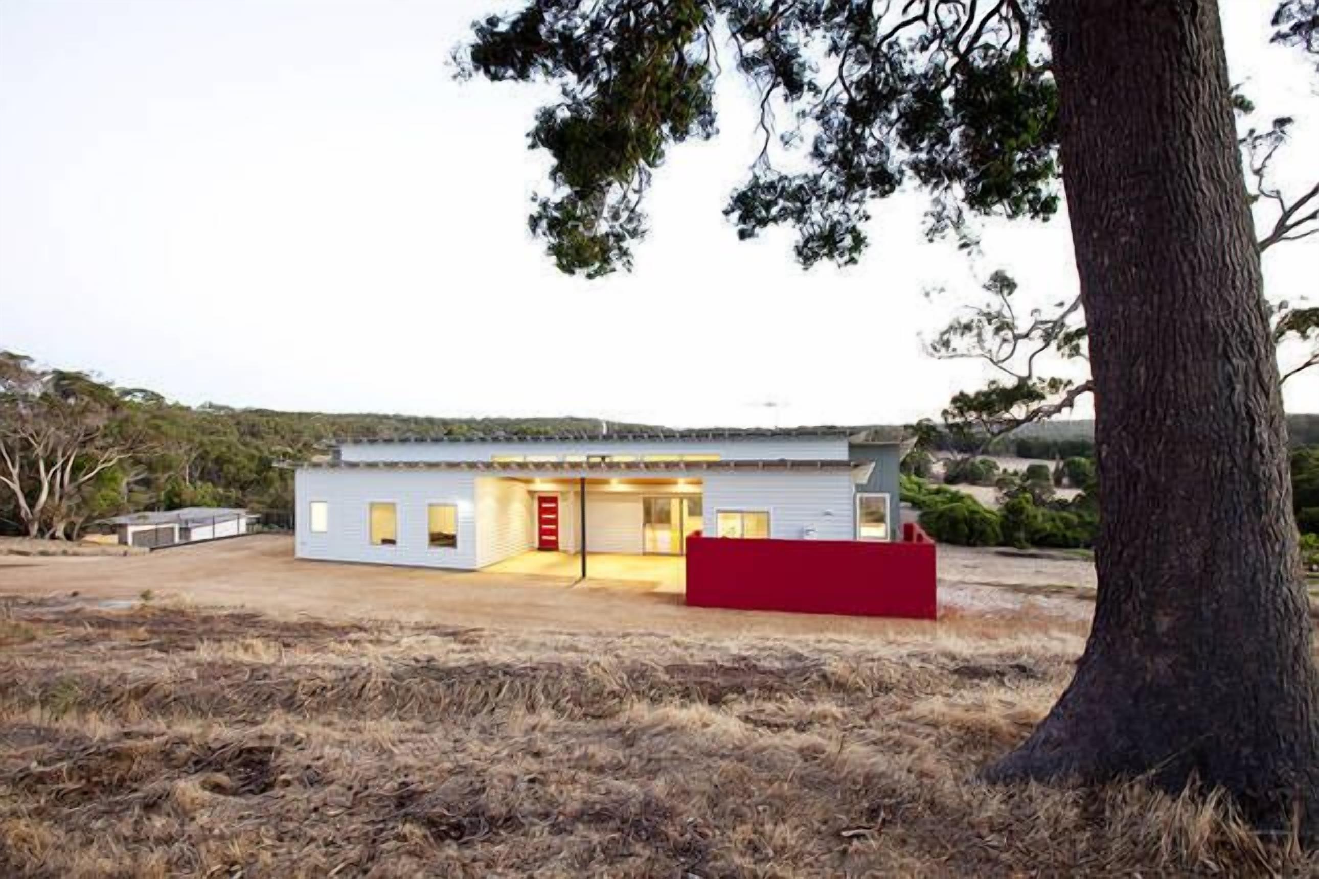 Views of Redwall Valley and close to beaches and wineries. — image 2