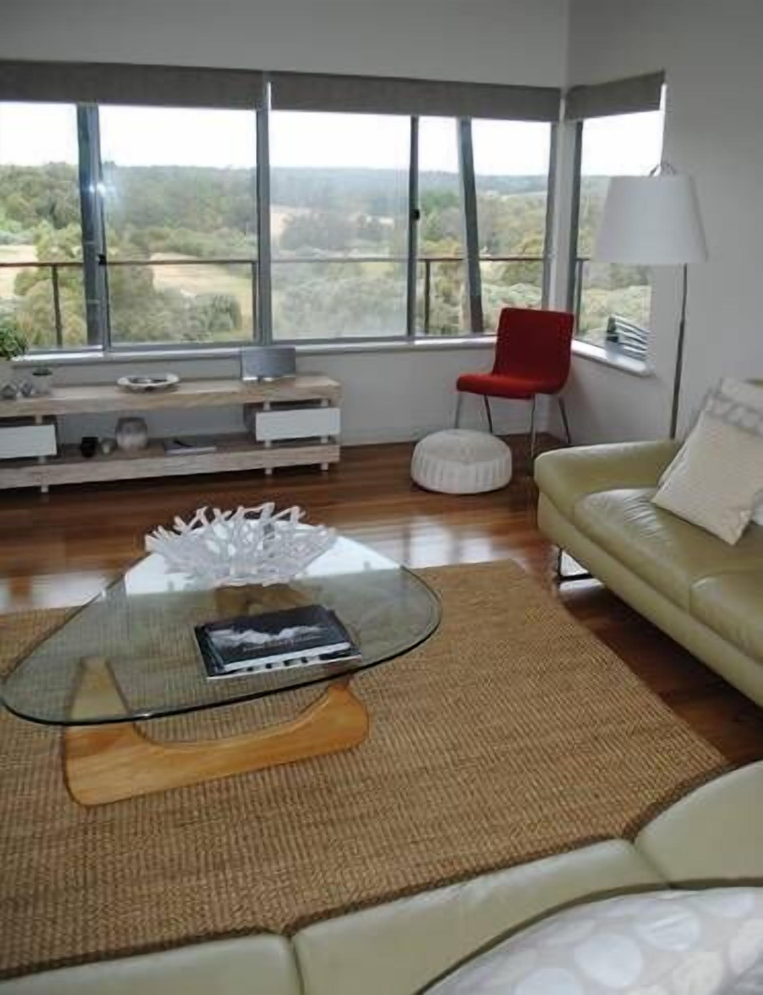 Views of Redwall Valley and close to beaches and wineries. — image 8