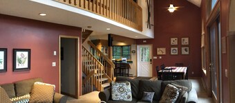 4BR/4BA~New Hot Tub~Pet Friendly~Minutes to Wisp~Private Bath for Each BR