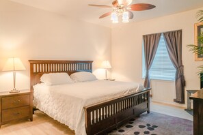 3 bedrooms, iron/ironing board, free WiFi, bed sheets
