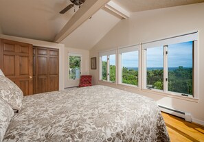 5 bedrooms, in-room safe, iron/ironing board, travel cot - Steps to Cliff House Resort, Minutes to Perkins Cove and Ogunquit.  (York)