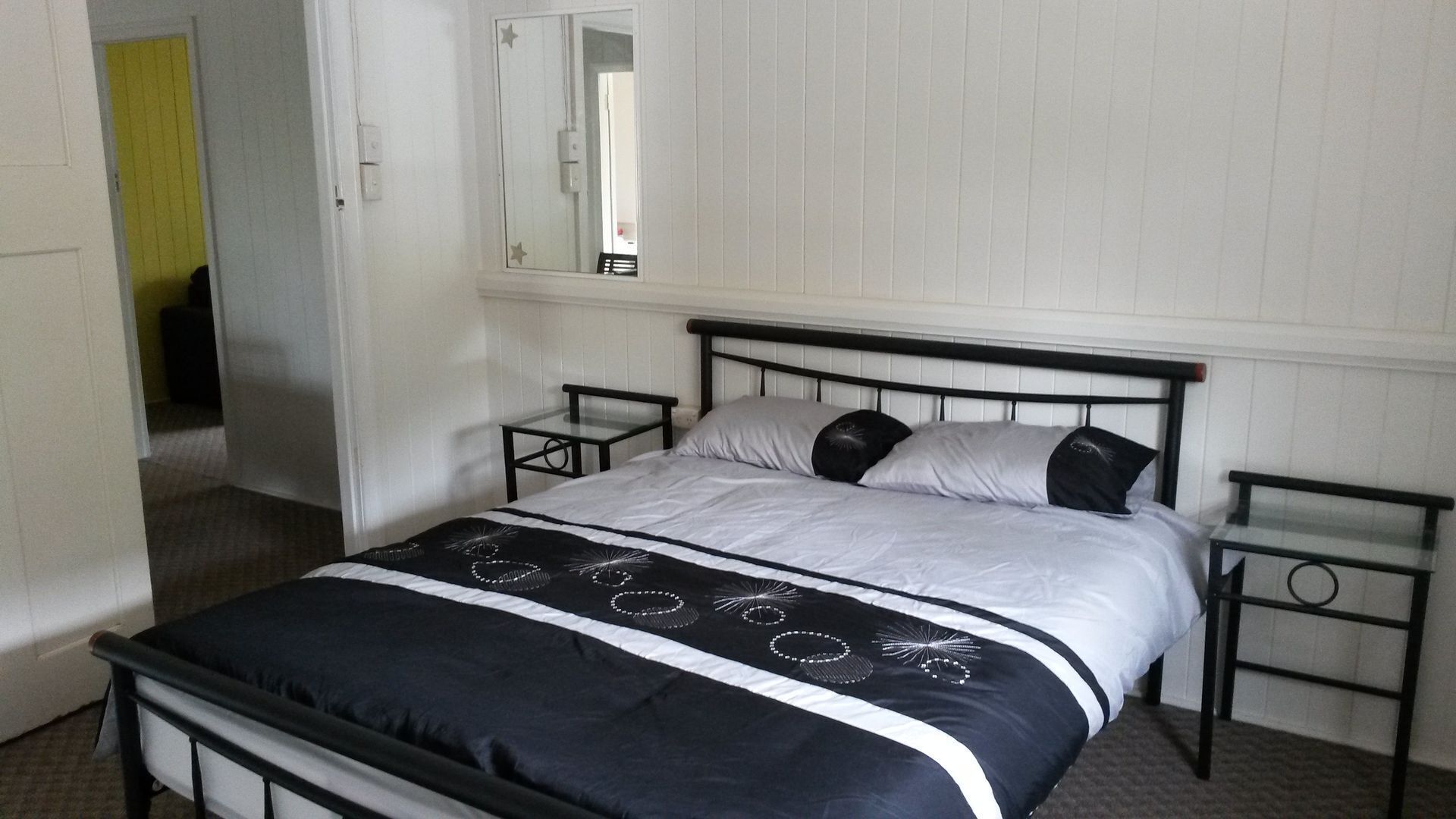 Somerset Dam Accommodation - The Lock Up