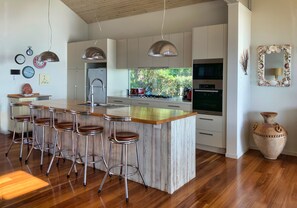 Fridge, microwave, oven, stovetop - 'South Pacific' Luxury Ocean Front Getaway (Culburra Beach)