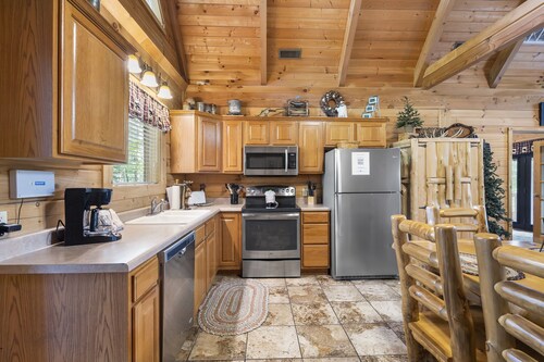 Experiencia de vacaciones Premium Log Cabin, HotTub, Firepit, Woods Ozark Preserve