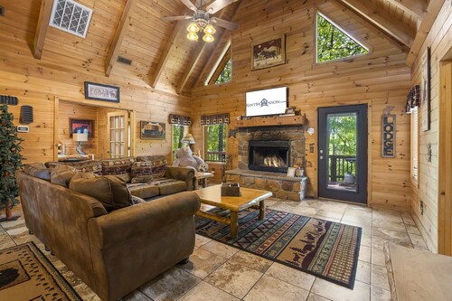 Ensiluokkainen hirsimökki, HotTub, Firepit, Woods Ozark Preserve