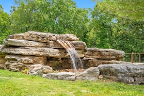 Property grounds - Ozark Preserve_Premium Log Cabin_HotTub_Firepit_Car Charger_Free Tickets_Near Thunder Ridge (Ridgedale)