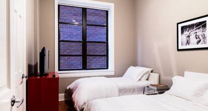 Wrigley Field Stadium Suite 4 Bedroom 2 Bathroom