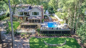 Exterior - Pool, lake, hot tub, fishing, fun-Lake Lanier GA. Newly renovated and open again (Gainesville)