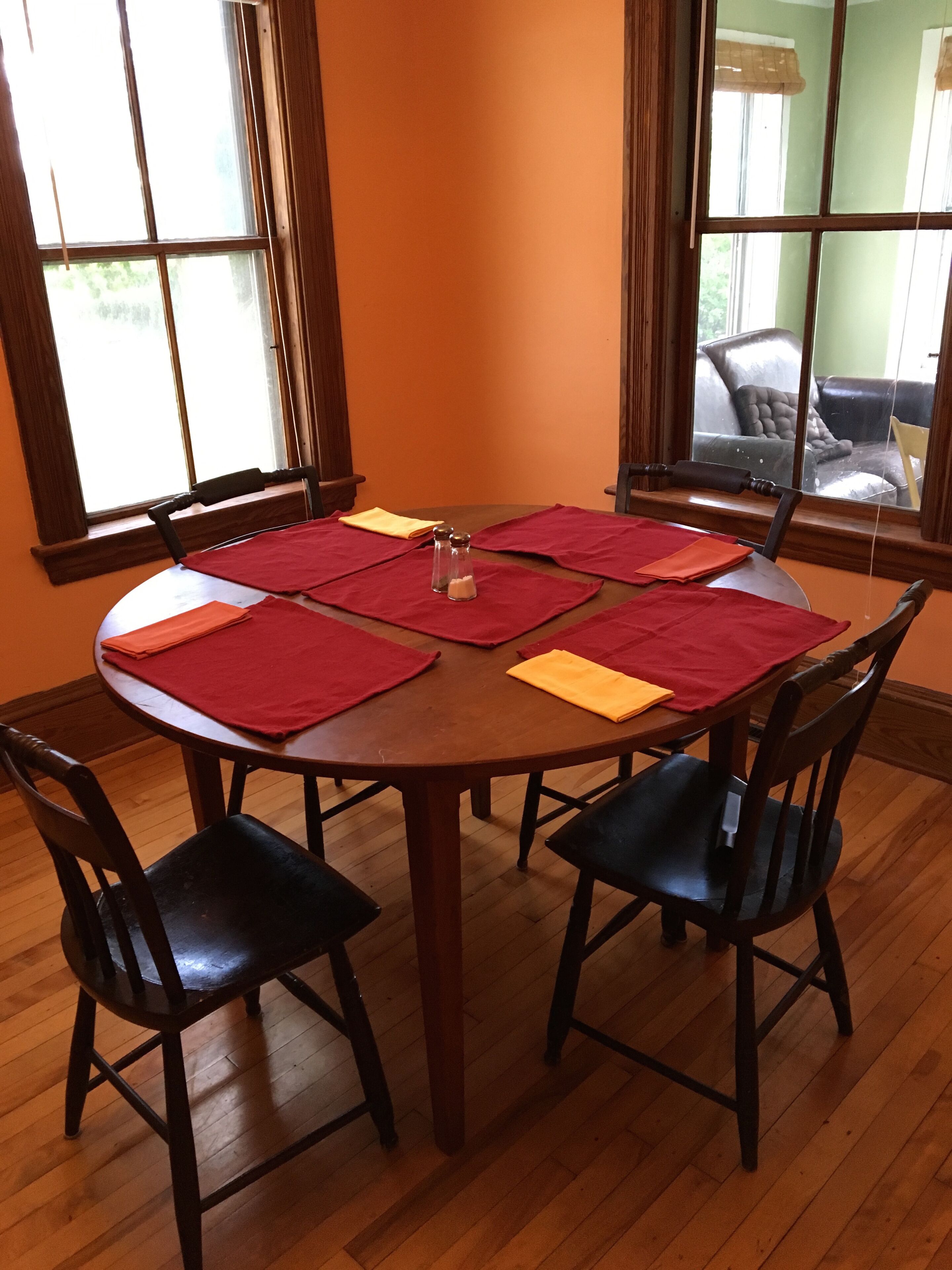 2 BR 3 Min Walk to Medical Center and UVM!