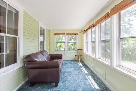 Interior. 2 BR 3 Min Walk to Medical Center and UVM!