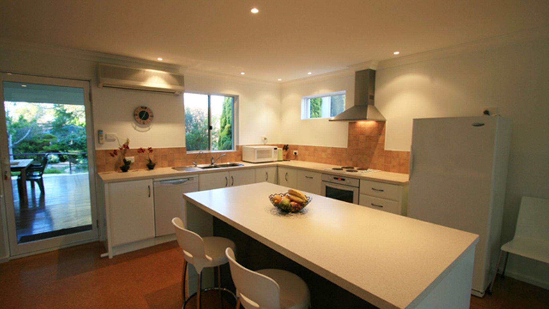 Sea Drift on Finlayson walking distance to Old Dunsborough Beach — image 6