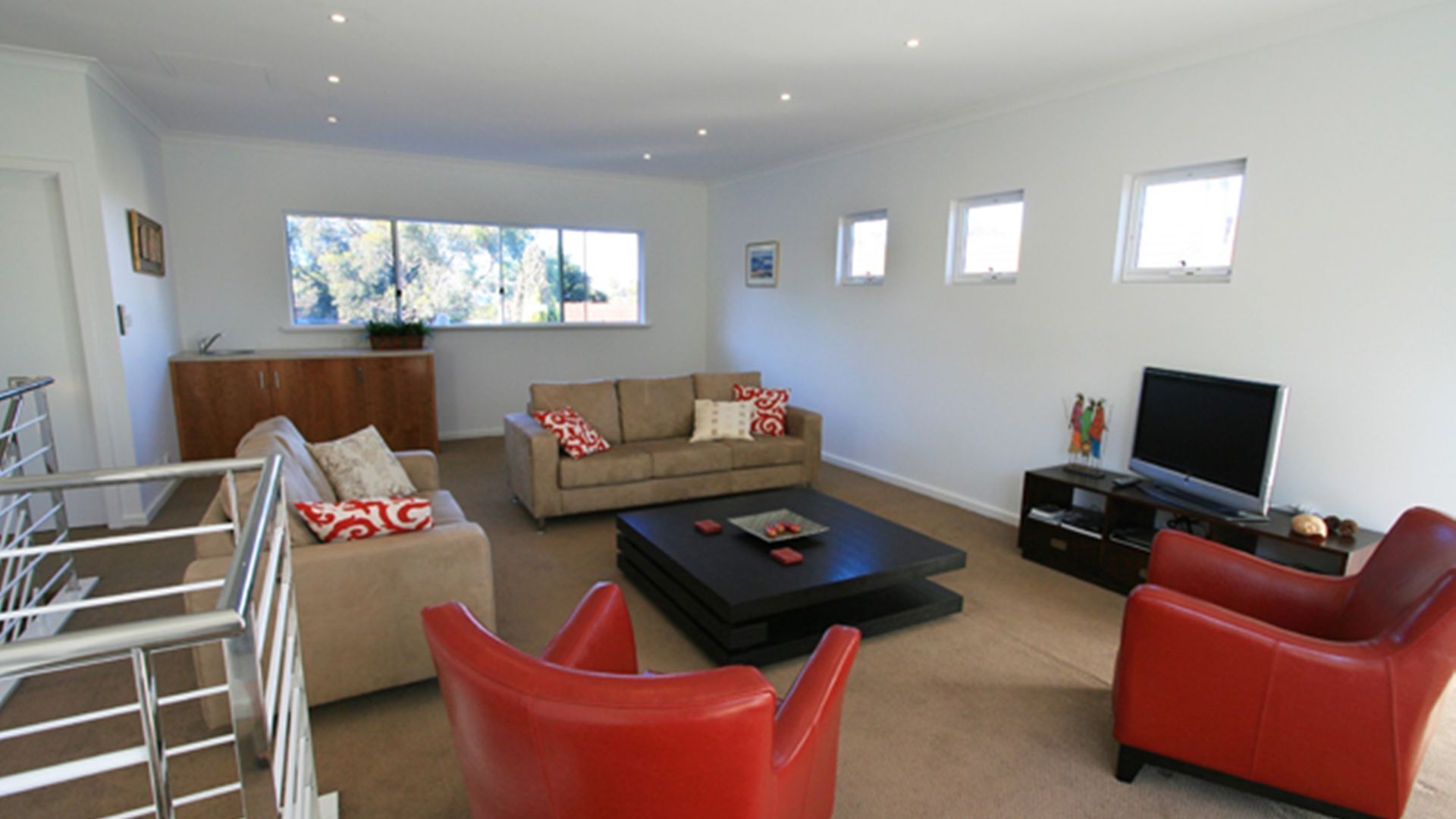 Sea Drift on Finlayson walking distance to Old Dunsborough Beach — image 8