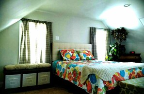 1 bedroom, free WiFi, bed sheets - *Daley's Doll House At Antietam* (Sharpsburg)