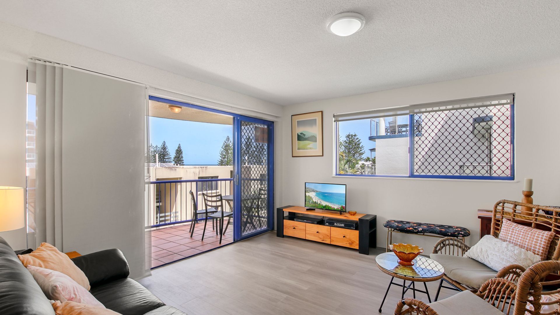 Smart TV y reproductor de DVD 