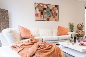 Televisor intel·ligent i reproductor de DVD 