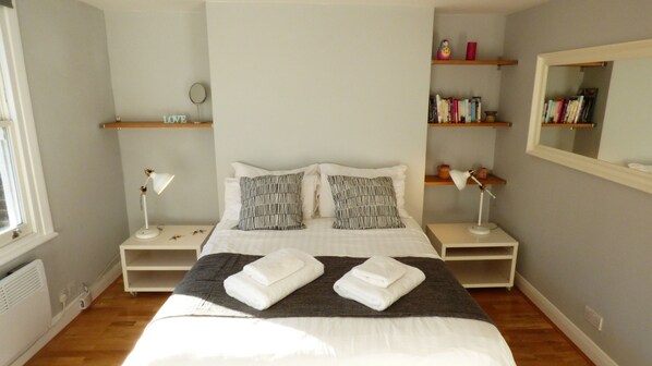 2 bedrooms, iron/ironing board, free WiFi, bed sheets