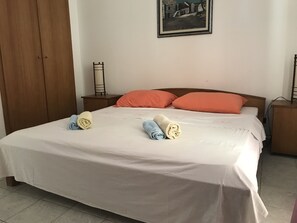 2 bedrooms, Internet, bed sheets