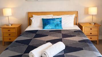 2 bedrooms, iron/ironing board, Internet, bed sheets
