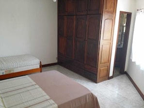 5 bedrooms