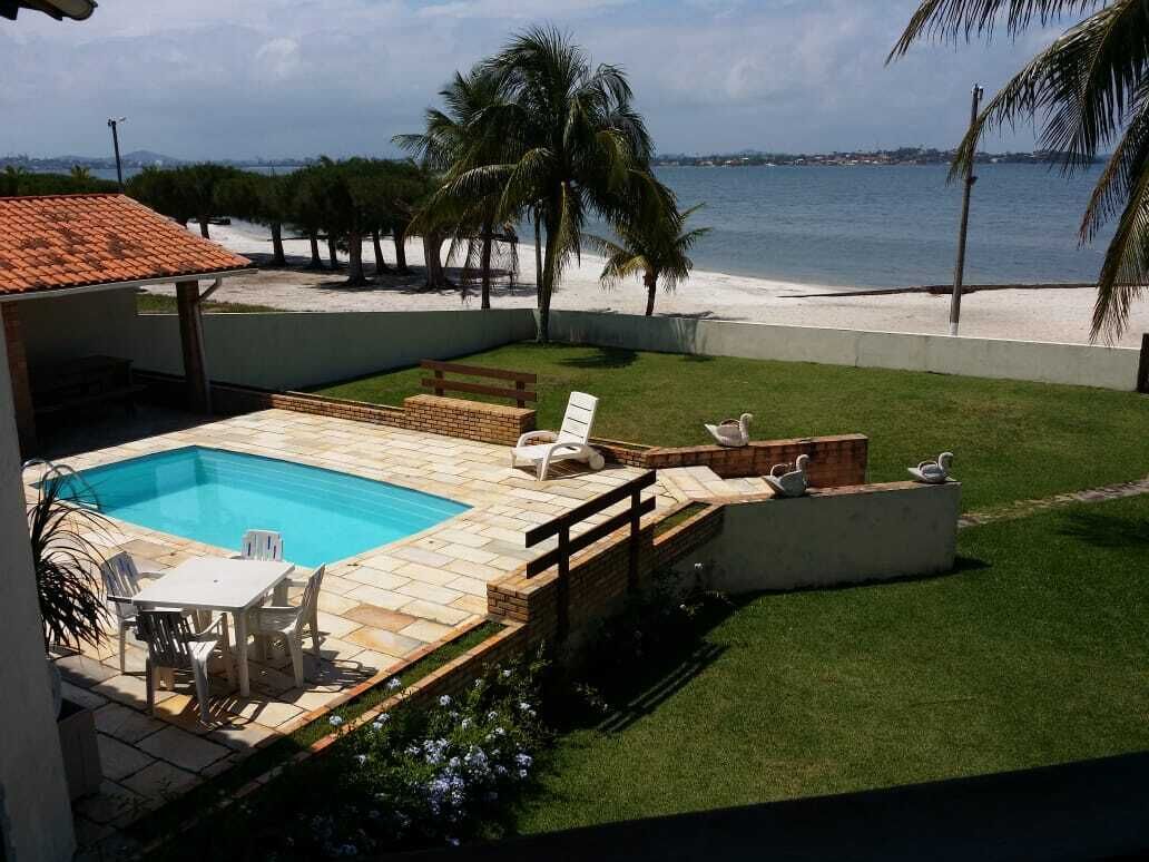 من حمّامات السباحة المغطاة، حمّام سباحة خارجي