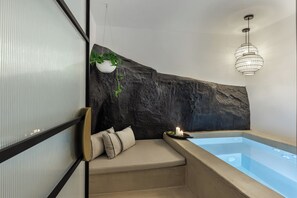 Outdoor pool - Eolia Senior Villa (THIRA)