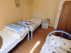 2 bedrooms, free WiFi, bed sheets