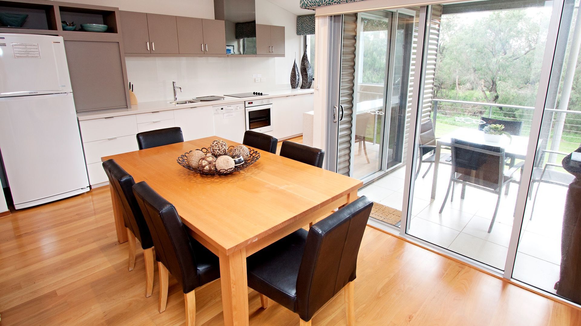 Delphinius @ Bay View Centro central location (STRA6281YD6RXU28) — image 5