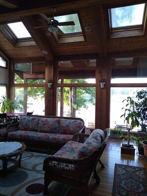 Smart TV, fireplace, DVD player, books