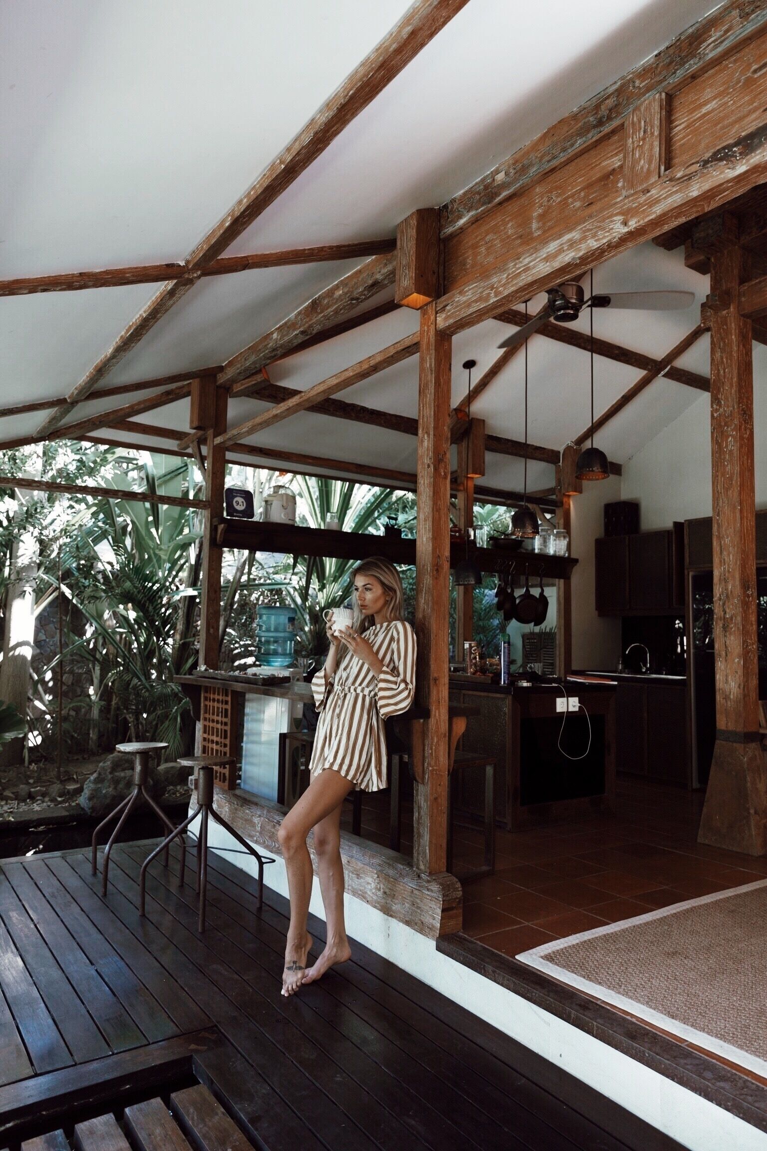 Een magnetron, een oven, een koffiezetapparaat/waterkoker