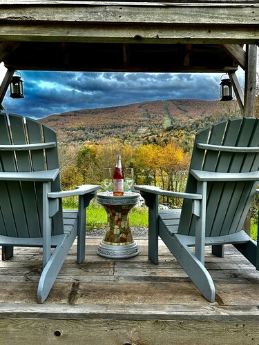 Cutest Cabin in Windham close to ski slope and ski town 