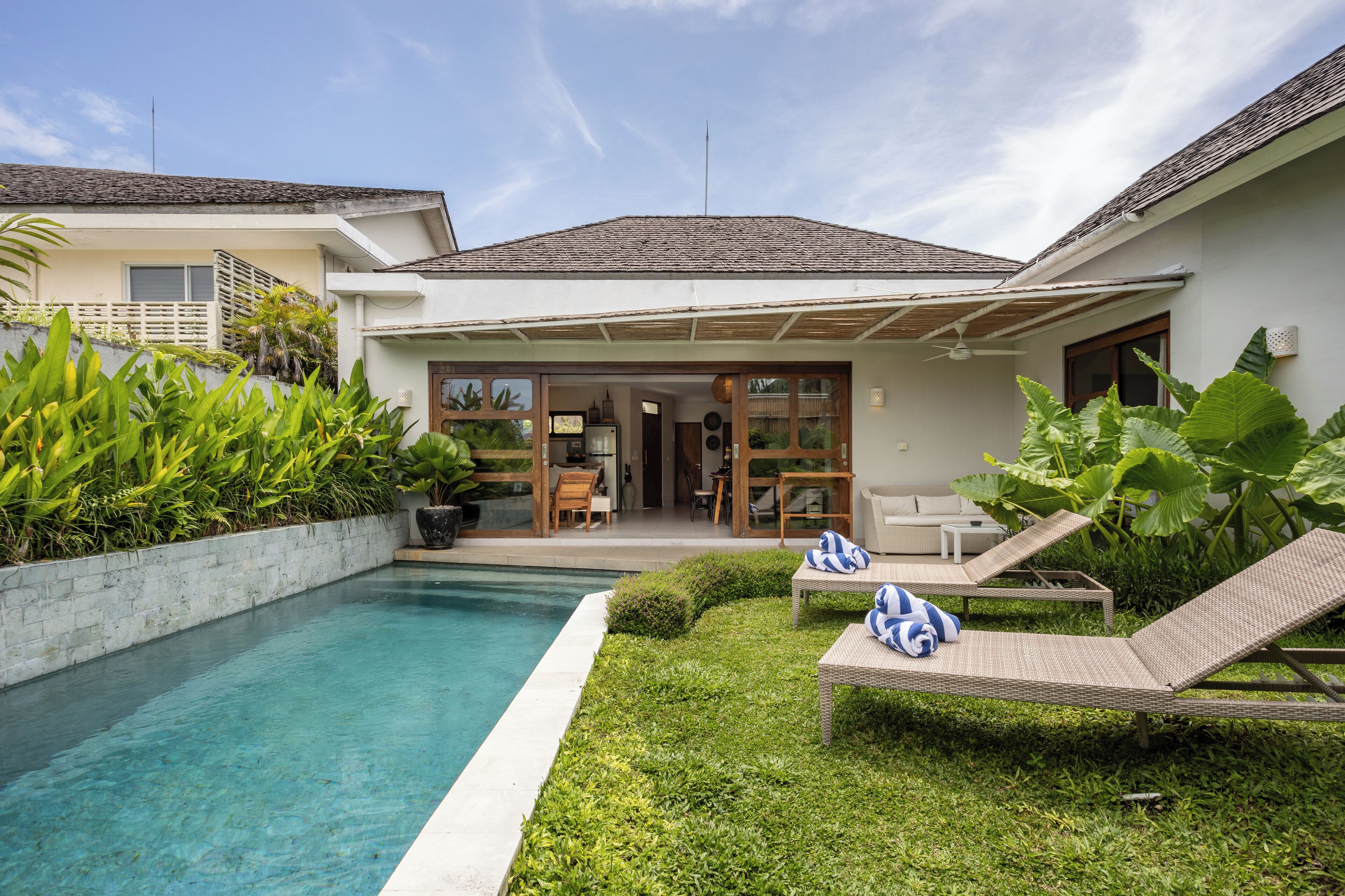 Outdoor pool, pool loungers