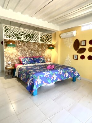 5 habitaciones, cuna de viaje, wifi gratis y ropa de cama 