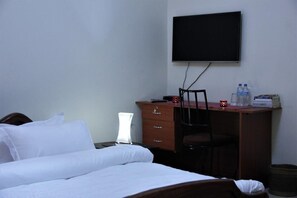 8 bedrooms - A home away from home (Arusha)