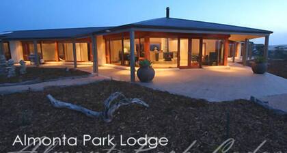 Almonta Park Lodge