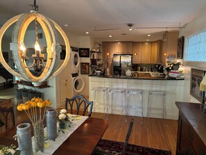 Dining - Downtown open space home with a patio garden for the month of August (Charleston)