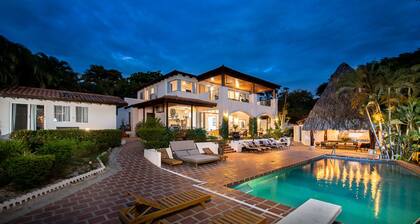 Luxury Beachfront Retreat Perfect for Family Groups/Retreats/Events 9-10BR/10 BA