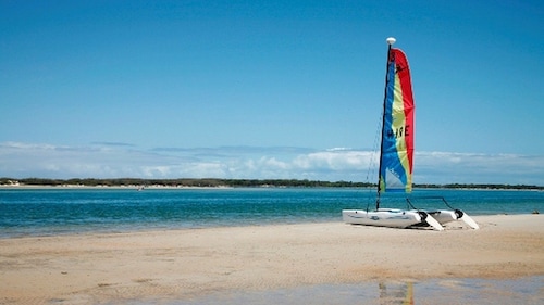 Golden Shores Unit 3, 21 Landsborough Parade