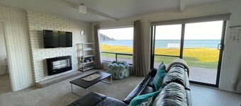 Sandy Shores on Irby - Beach frontage at beautiful Sisters Beach