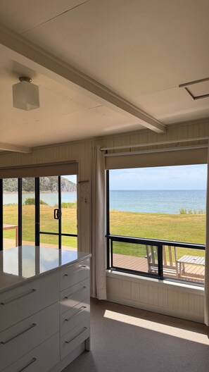 Interior - Sandy Shores on Irby - Beach frontage at beautiful Sisters Beach (Sisters Beach)