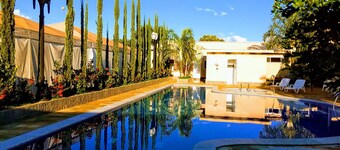 PUNTA CALDAS > CASA 1 > R$686/CASA/NOITE > ACOMODA ATÉ 10