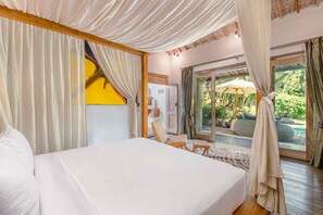 4 bedrooms, in-room safe, iron/ironing board, travel cot