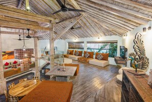 Interior - Stunning Stylish Comfort in Seminyak Heart of Upscale Villa (Badung)
