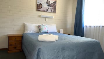 2 bedrooms, iron/ironing board, travel cot, free WiFi