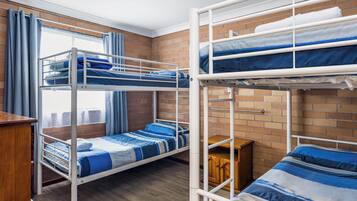 2 Schlafzimmer, Bügeleisen/Bügelbrett, Reisekinderbett, kostenloses WLAN