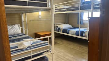2 bedrooms, iron/ironing board, travel cot, free WiFi