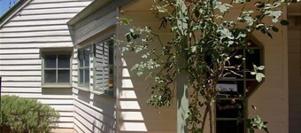 Atticus Cottage, Bright