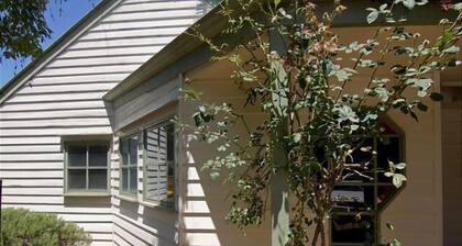 Atticus Cottage, Bright