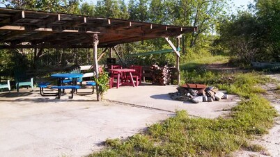 Treetops Cabin-Peaceful 1BR 20-Acre Rural Retreat-HotTub-WiFi-Near Asheville