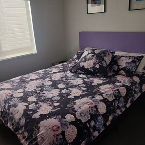3 bedrooms, iron/ironing board, WiFi