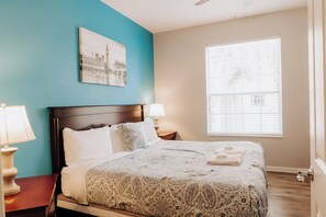 4 bedrooms, iron/ironing board, WiFi